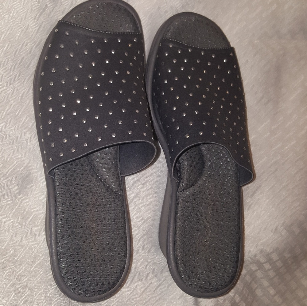 Sandles